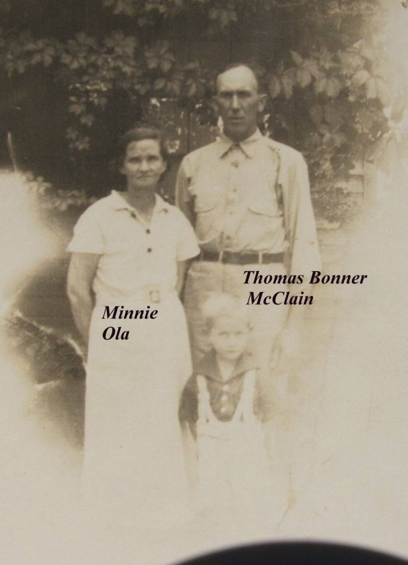 Minnie Ola and Thomas Bonner McClain (with an un-named child).