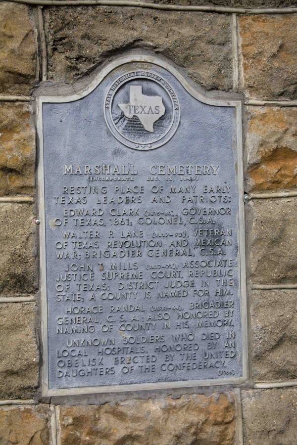 A plaque placed at the entrance to "Marshall Cemetery" by the Texas "State Historical Survey Committee".