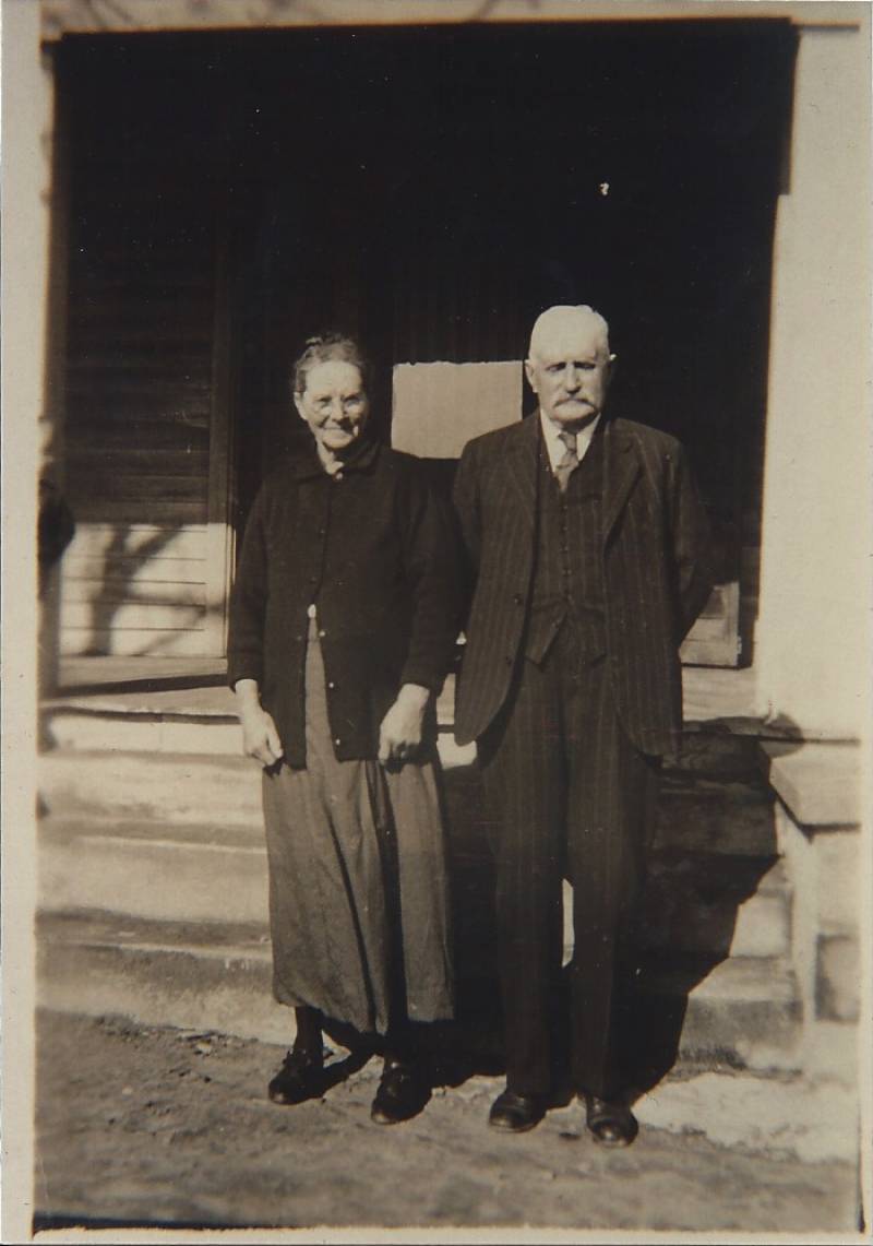 Tallulah & Jessie Thomas Jackson Clarke. Photo dated 1935.