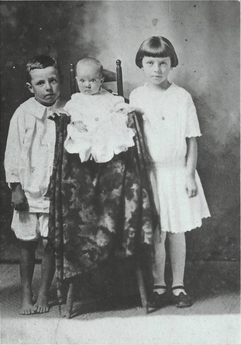 Byron Hudson Clarke, Sara Clarke & Colma Clarke. Circa 1915.